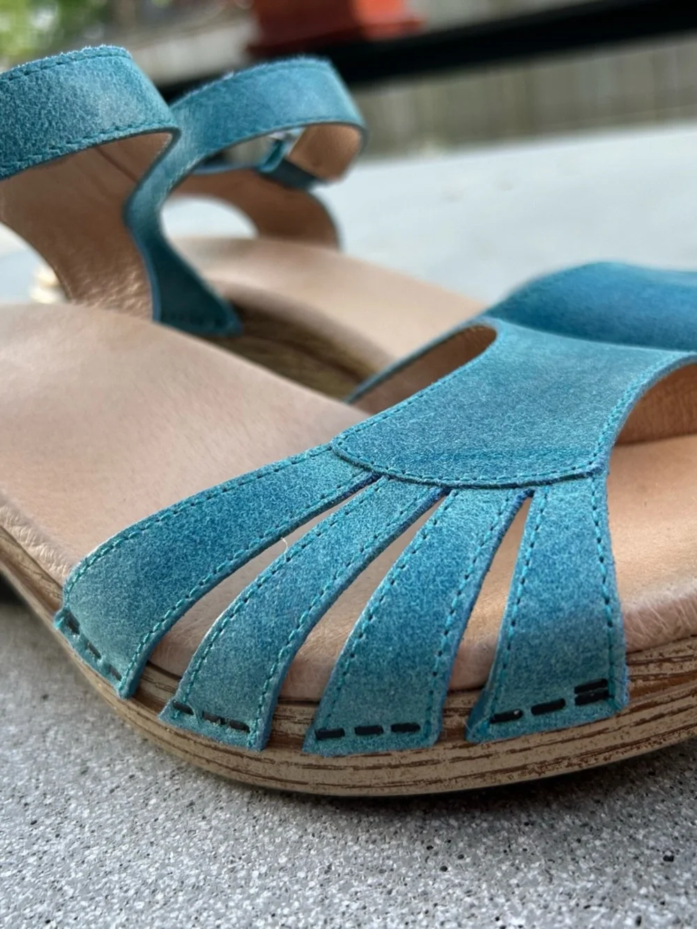 Dansko Sky Blue/ Turquoise Leather Slingback Clog Sandals - Like New! - Picture 2 of 10
